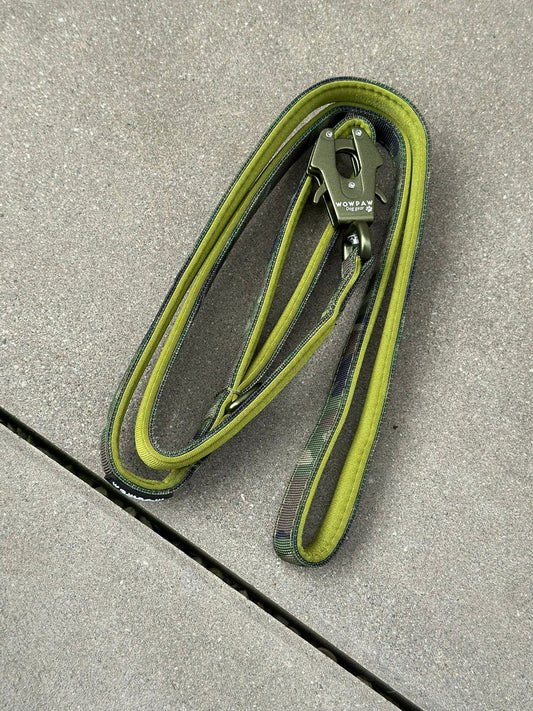 Guinzaglio tattico per cani con moschettone a rana, girevole a 360°, lunghezza 1,8 m, arancione neon