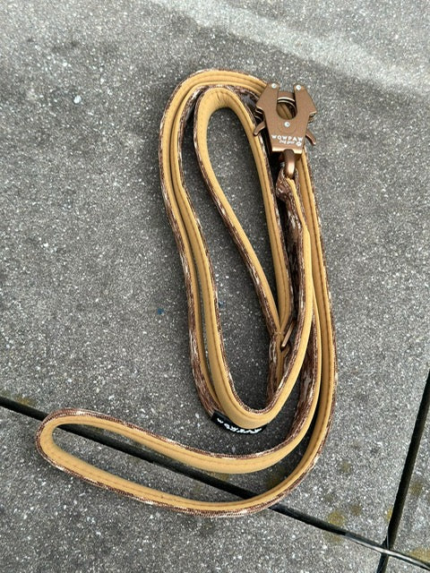 Guinzaglio tattico per cani con moschettone a rana, girevole a 360°, lunghezza 1,8 menta / oro rosa