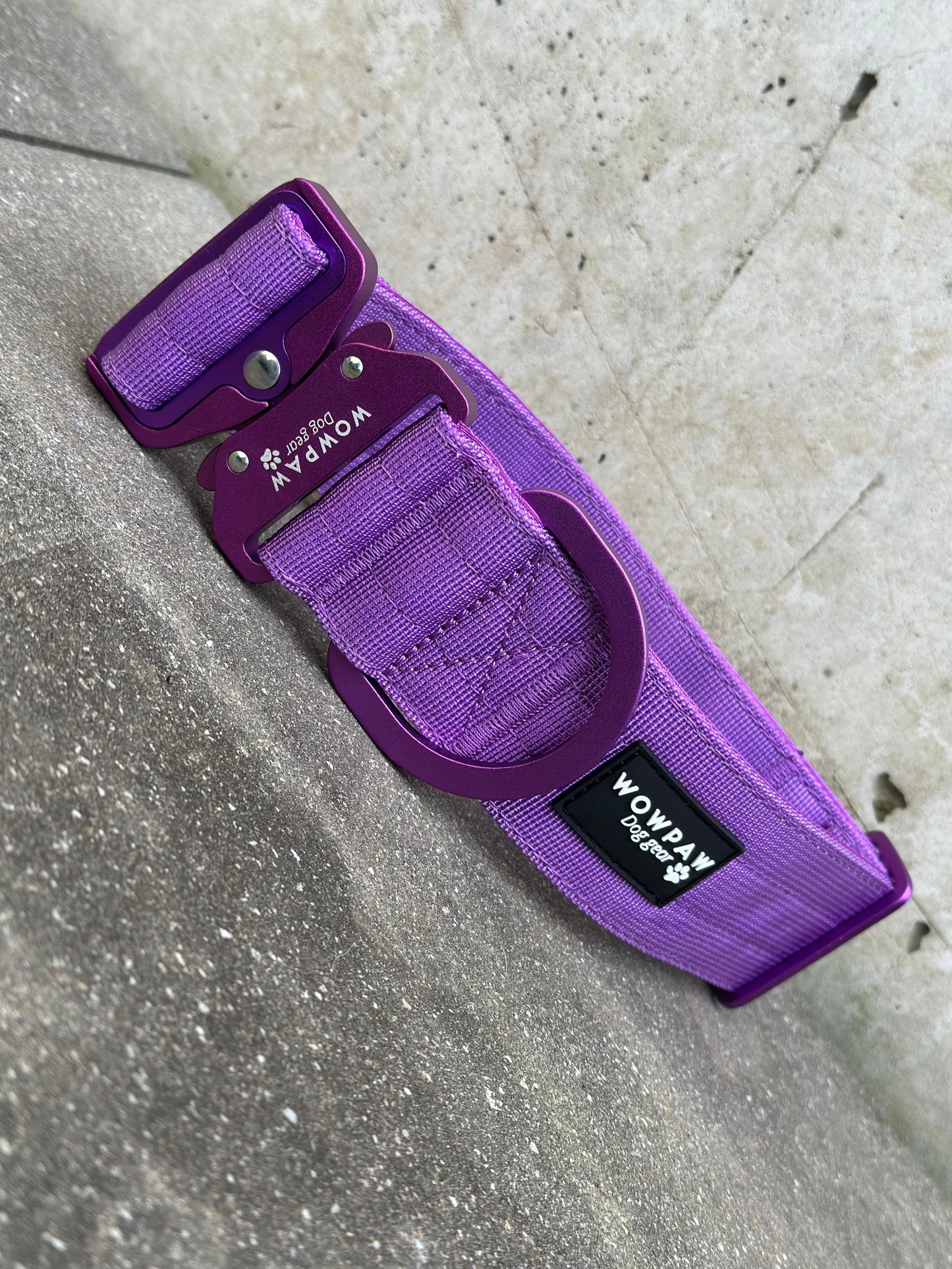 Hochwertiges taktisches Hundehalsband 3,8cm ULTRA LIGHT Lila Edition Größe S ohne Griff