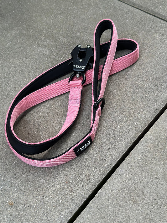 Guinzaglio tattico per cani con moschettone a rana, girevole a 360°, lunghezza 1,8 m, arancione neon