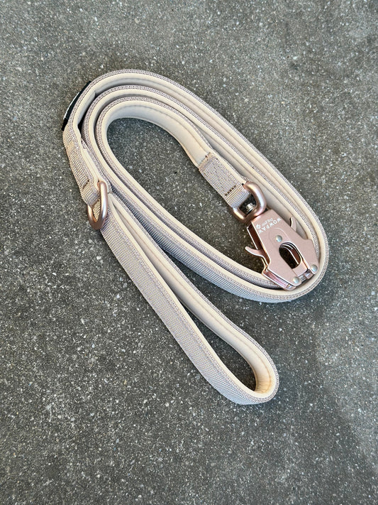 Guinzaglio tattico per cani con moschettone a rana, girevole a 360°, lunghezza 1,8 m, arancione neon