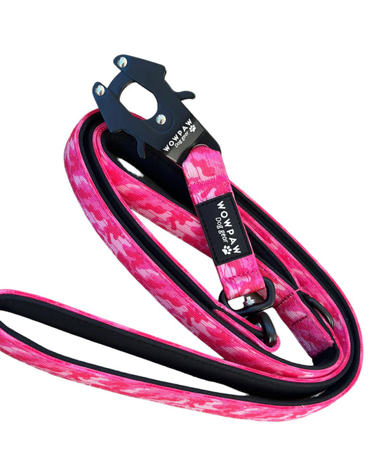 Guinzaglio tattico per cani con moschettone a rana, girevole a 360°, lunghezza 1,8 m, mimetico rosa