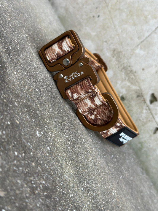 Hochwertiges taktisches Hundehalsband XS 2,5cm Braun Camo Edition ohne Griff