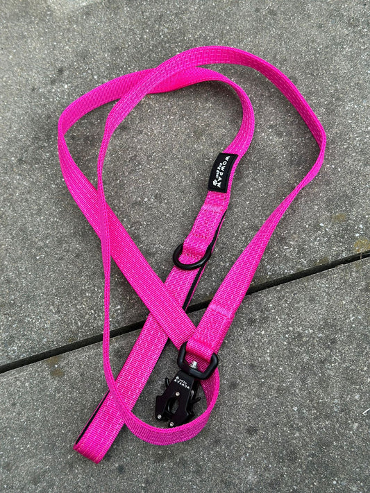 Taktische Hundeleine ULTRA LIGHT SOFTLINE XXS Magenta – 1,5 m mit Mini-Froschkarabiner