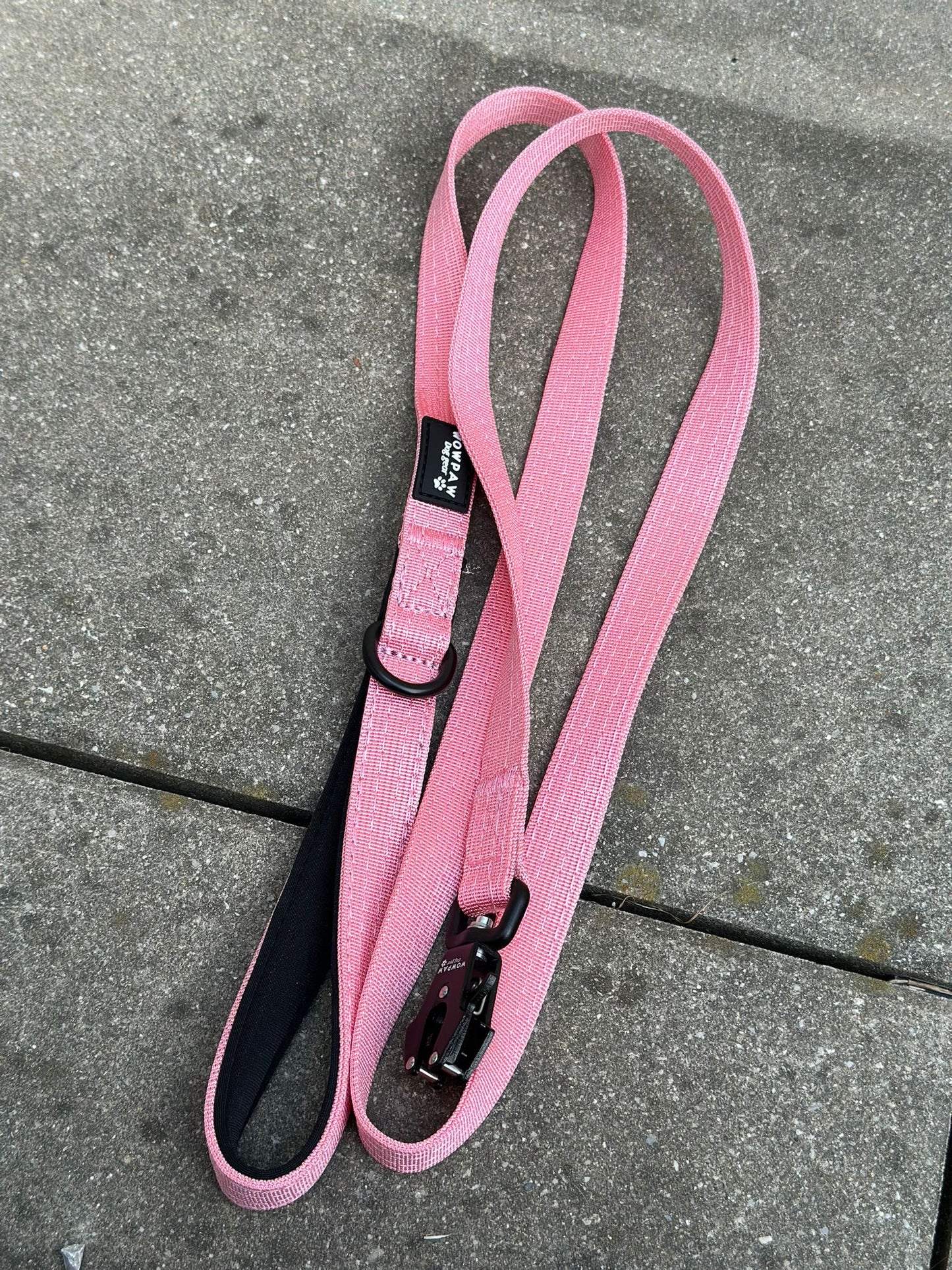 Taktische Hundeleine ULTRA LIGHT SOFTLINE XXS Rosa – 1,5 m mit Mini-Froschkarabiner