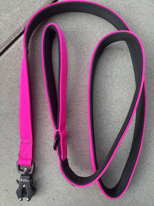 Taktische Hundeleine ULTRA LIGHT XXS Magenta – 1,5 m mit Mini-Froschkarabiner