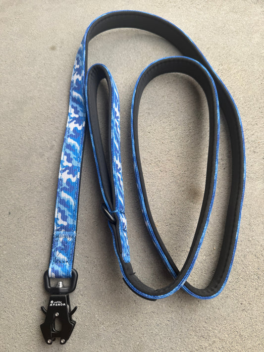 Taktische Hundeleine ULTRA LIGHT XXS Blau Camouflage – 1,5 m mit Mini-Froschkarabiner