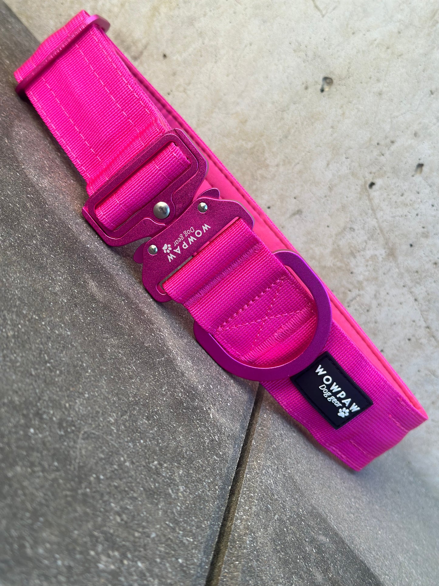 LED-Hundehalsband ULTRA LIGHT Magenta Edition Größe M